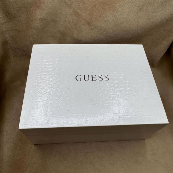 GUESS, Original Box Set, Never Used Vintage Y2K - Picture 4 of 6